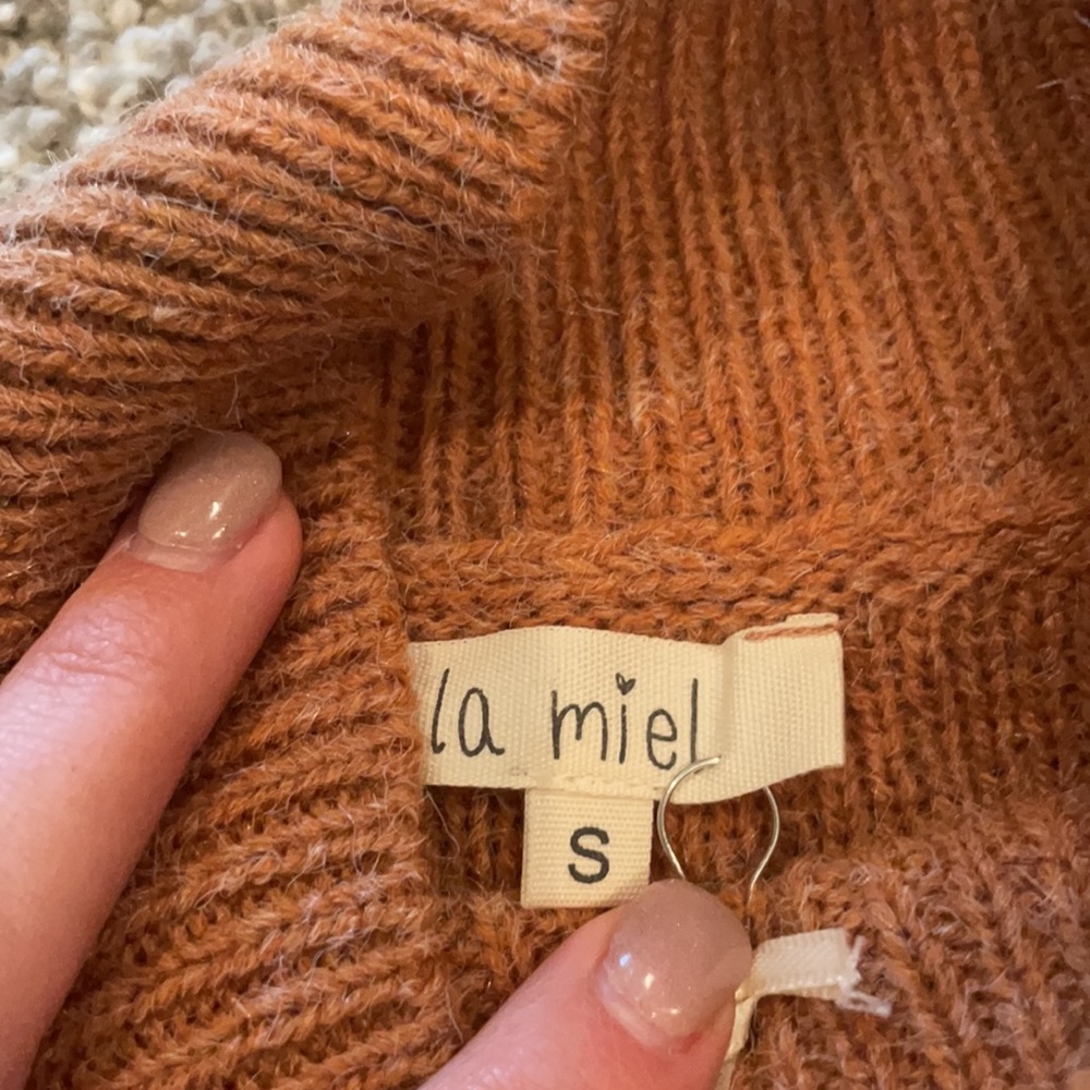 High Rise Sweater - Picture 4 of 5